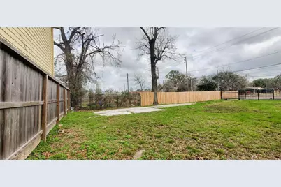 4605 Fulton Street, Houston, TX 77009 - Photo 12