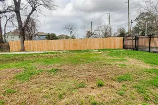 4605 Fulton St, Houston, TX 77009 - Photo 1