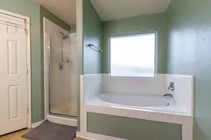 921 Sage St, Baytown, TX 77521 - Photo 22