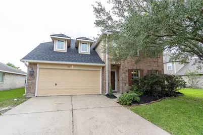 921 Sage Street, Baytown, TX 77521 - Photo 2