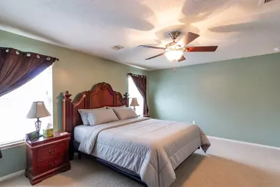 921 Sage Street, Baytown, TX 77521 - Photo 18