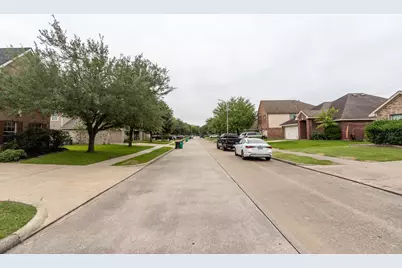 921 Sage Street, Baytown, TX 77521 - Photo 38