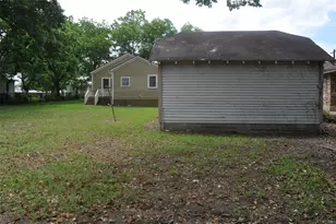 701 Clinton St, Brenham, TX 77833 - Photo 6