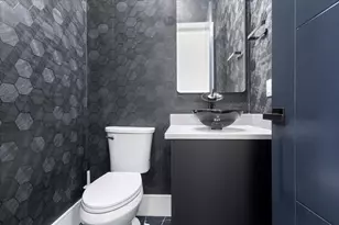 948 Blackshire Ln, Houston, TX 77055 - Photo 8