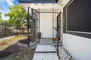 5202 Denmark St, Houston, TX 77016 - Photo 4