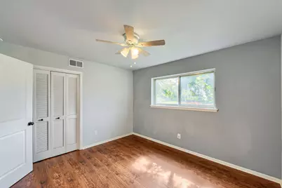 5919 Greenmont Drive, Houston, TX 77092 - Photo 20