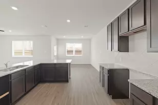 2206 Thorpe Grv Ct, Houston, TX 77090 - Photo 2