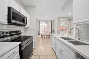 8257 Sands Point Dr, Houston, TX 77036 - Photo 10