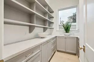 8837 Larston St, Houston, TX 77055 - Photo 18