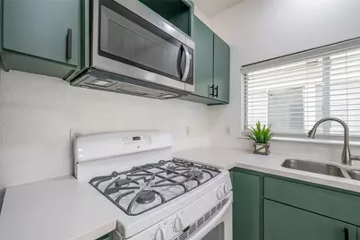 1665 Nichole Woods Drive, Houston, TX 77047 - Photo 12