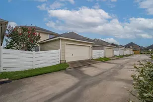 1665 Nichole Woods Dr, Houston, TX 77047 - Photo 36