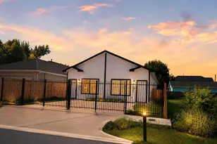 7993 Attwater St, Houston, TX 77028 - Photo 2