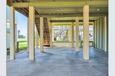 1967 Avenue J, Crystal Beach, TX 77650 - Photo 4