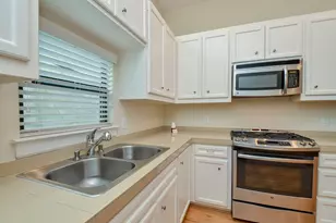 11315 S Main St, Houston, TX 77025 - Photo 10