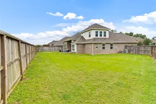 308 Bentside Pl, Clute, TX 77531 - Photo 2
