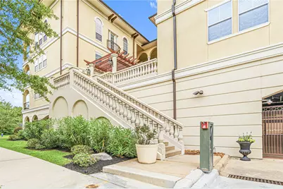 7134 S Mapleridge Street S #2E, Houston, TX 77081 - Photo 4