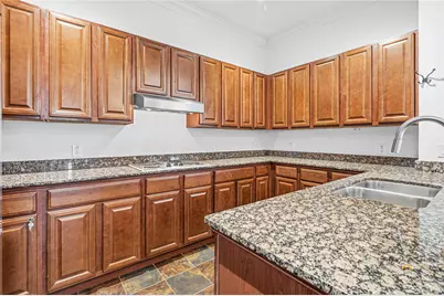 7134 S Mapleridge Street S #2E, Houston, TX 77081 - Photo 10