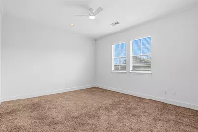 7134 S Mapleridge Street S #2E, Houston, TX 77081 - Photo 28