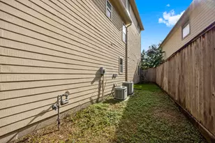 9030 Lakes at 610 Dr, Houston, TX 77054 - Photo 30