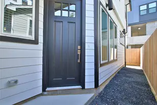 912B W 21st St, Houston, TX 77008 - Photo 2