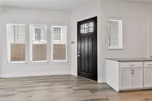 912B W 21st St, Houston, TX 77008 - Photo 4