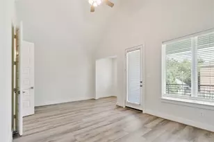 912B W 21st St, Houston, TX 77008 - Photo 14