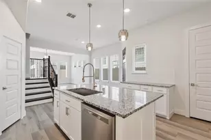 912B W 21st St, Houston, TX 77008 - Photo 12