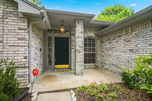 223 W New Meadows Dr, Sugar Land, TX 77479 - Photo 8