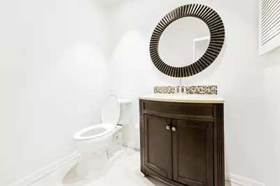 11711 Memorial Drive #129, Houston, TX 77024 - Photo 14