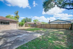 1639 Castle Creek Dr, Missouri City, TX 77489 - Photo 18