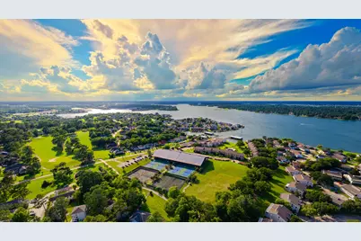 107 Greenbriar Drive, Conroe, TX 77356 - Photo 8