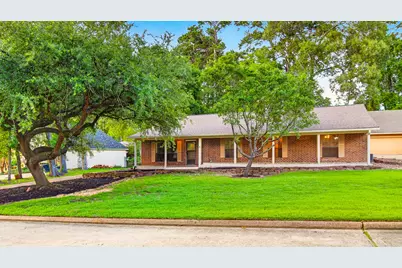 107 Greenbriar Drive, Conroe, TX 77356 - Photo 2