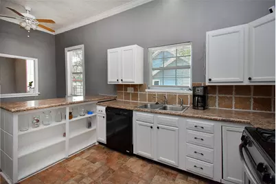 504 Green Street, Baytown, TX 77520 - Photo 6