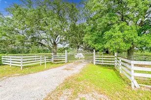 15869 Brush Island Rd, Winnie, TX 77622 - Photo 4