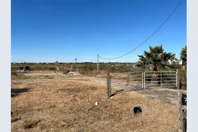 704 18th Street, San Leon, TX 77539 - Photo 1
