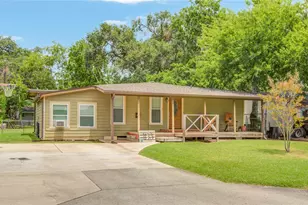 103 Jasmine St, Lake Jackson, TX 77566 - Photo 2