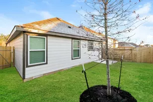 2146 Middle Rdg Dr, Conroe, TX 77301 - Photo 2