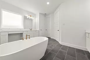 18917 Moonriver St, Conroe, TX 77302 - Photo 10