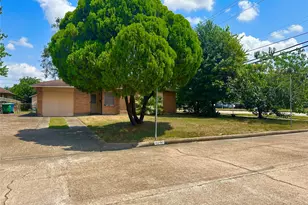 5502 Mackinaw St, Houston, TX 77053 - Photo 2