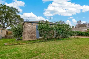 2130 Round Lake Dr, Houston, TX 77077 - Photo 8