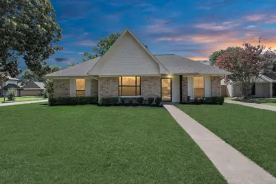 2514 Trailside Court, Sugar Land, TX 77479 - Photo 2