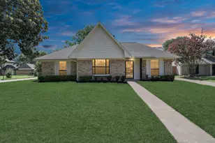 2514 Trailside Ct, Sugar Land, TX 77479 - Photo 2