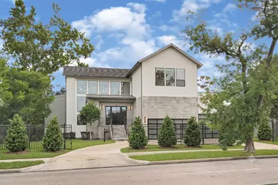 922 T C Jester Boulevard, Houston, TX 77008 - Photo 1
