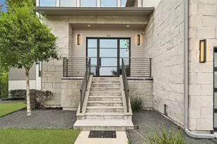 922 T C Jester Blvd, Houston, TX 77008 - Photo 4