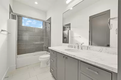 922 T C Jester Boulevard, Houston, TX 77008 - Photo 28