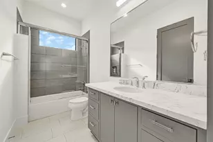 922 T C Jester Blvd, Houston, TX 77008 - Photo 28