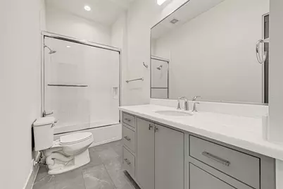 922 T C Jester Boulevard, Houston, TX 77008 - Photo 42