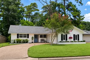 1705 Shady Oaks Dr, Conroe, TX 77301 - Photo 2