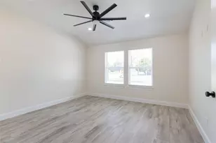 7546 Delavan Dr, Houston, TX 77028 - Photo 14