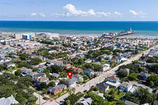 1812 27th St, Galveston, TX 77550 - Photo 2